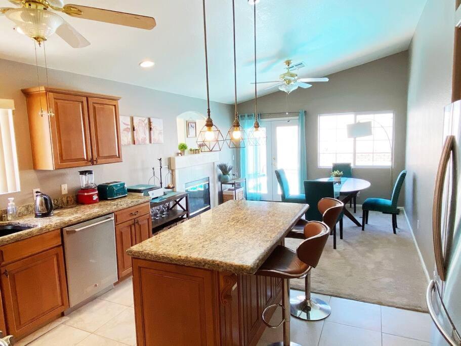 Amazing Heated Pool And Private Hot Tub 3Br In Heart Of Lv Villa Las Vegas Exterior foto