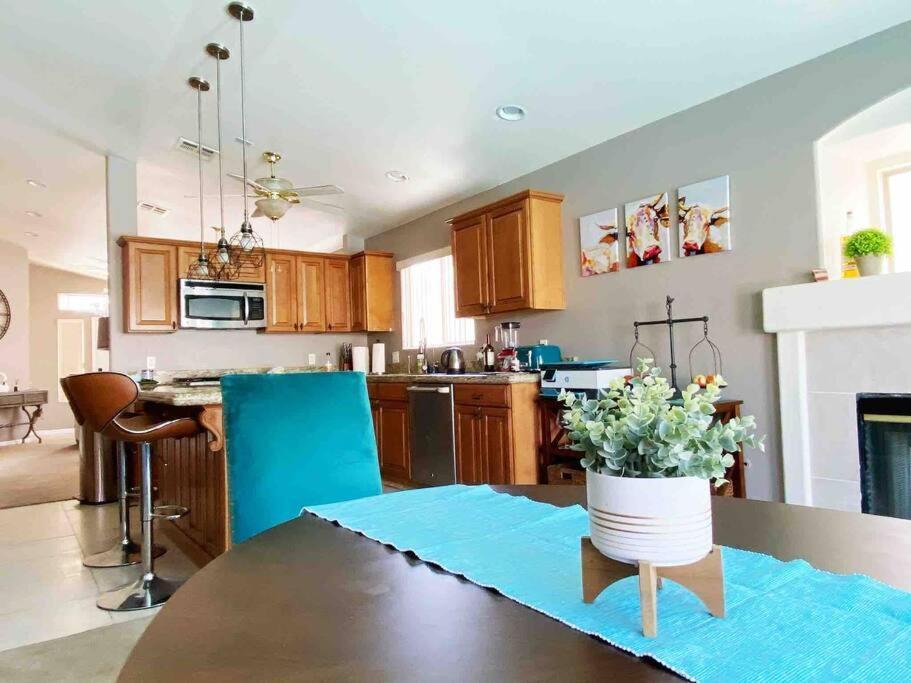 Amazing Heated Pool And Private Hot Tub 3Br In Heart Of Lv Villa Las Vegas Exterior foto